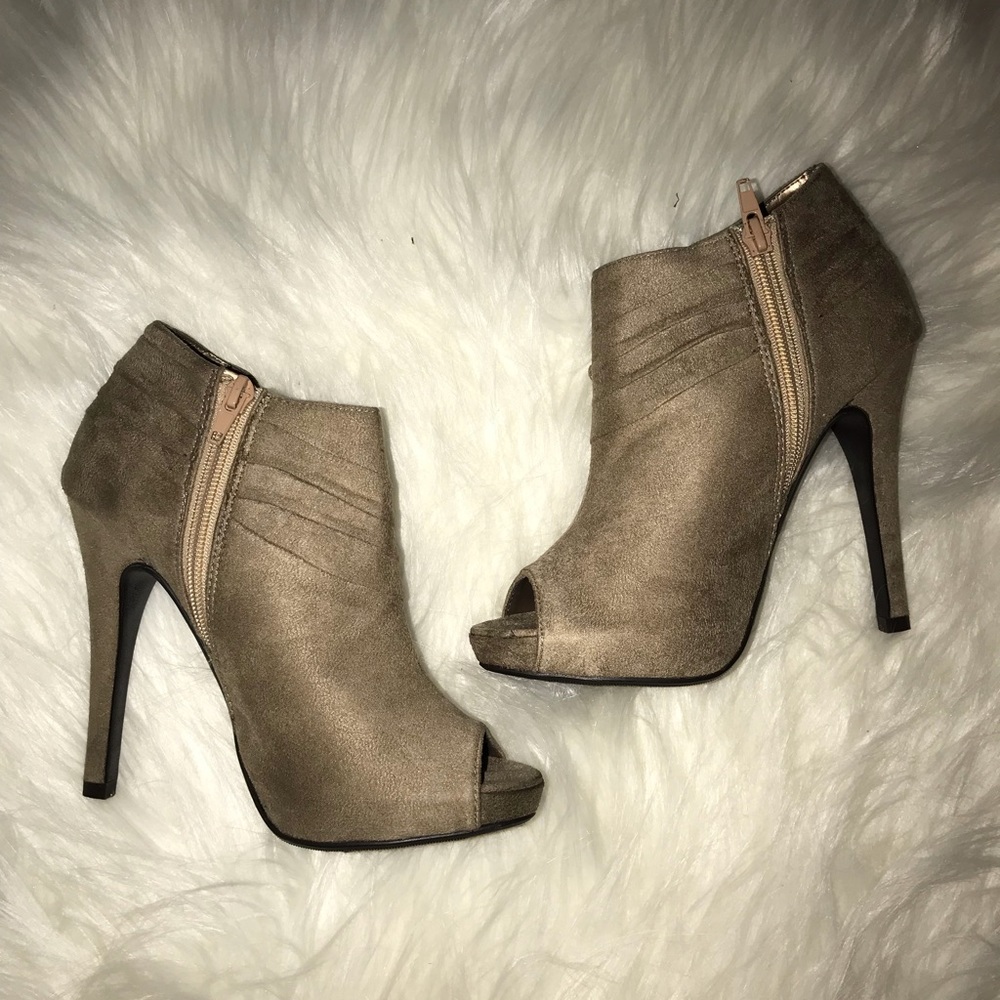 Taupe heels